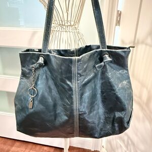 Elegant Green Leather Tote Bag